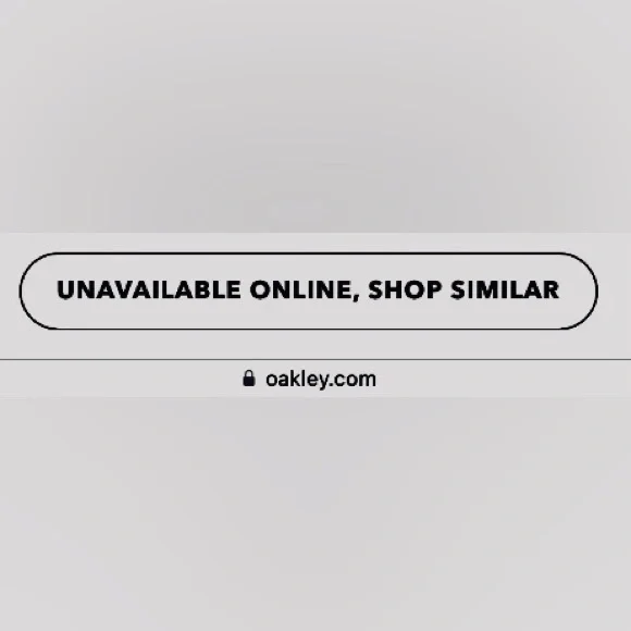 OAKLEY Sunglasses with Polarized Lenses & Trio of Microbag Lens Cleaners 😎 - Picture 8 of 8